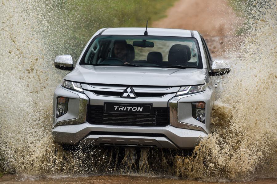  Mitsubishi Triton Double Cab 2019 года  (ZA) (фото 35 из 40)